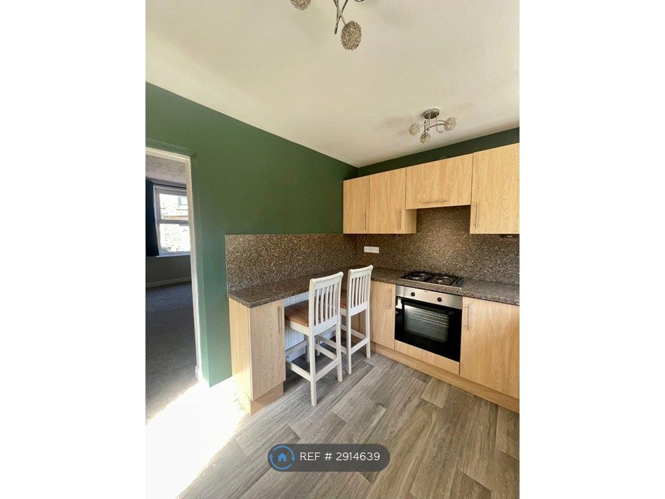 Property photo 2 of 12 Kitchen