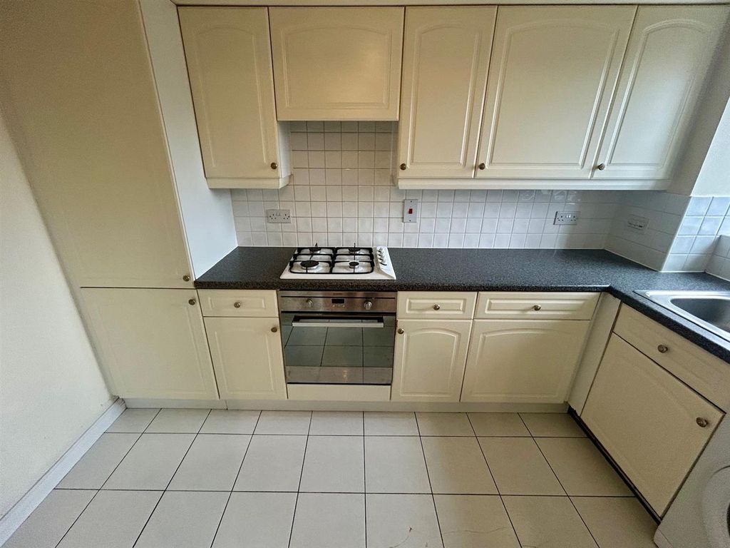 Property photo 2 of 9 Kitchen 2.Jpg