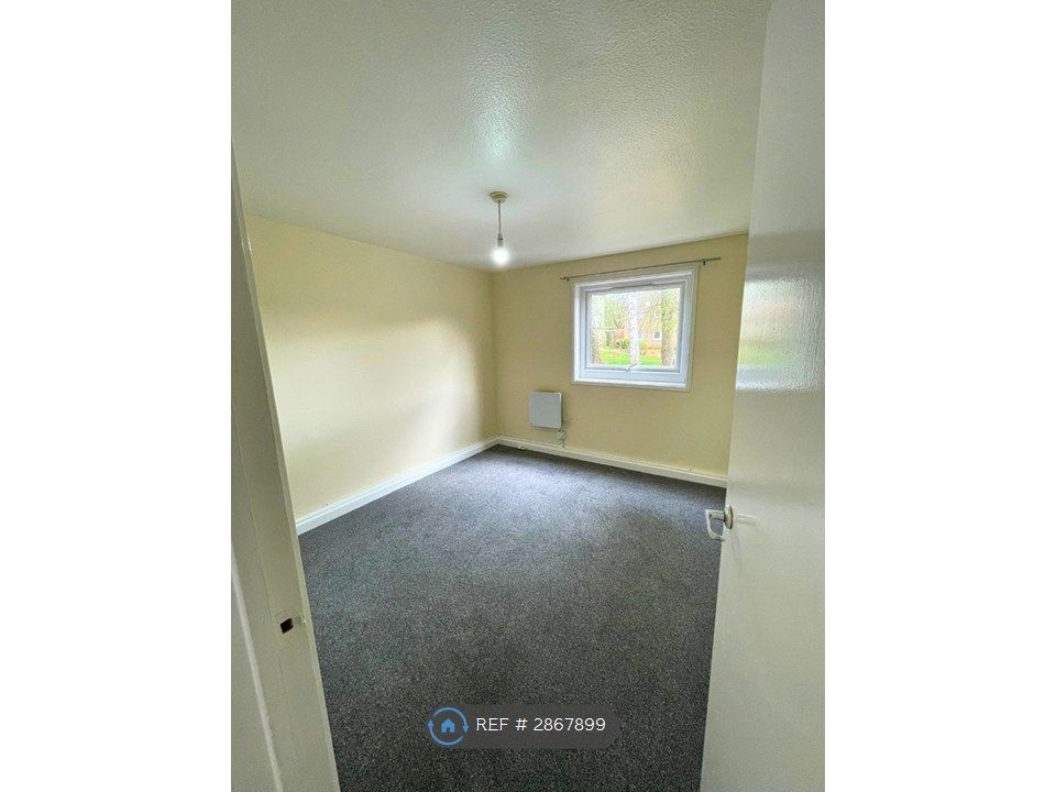 Property photo 2 of 7 Bedroom 1