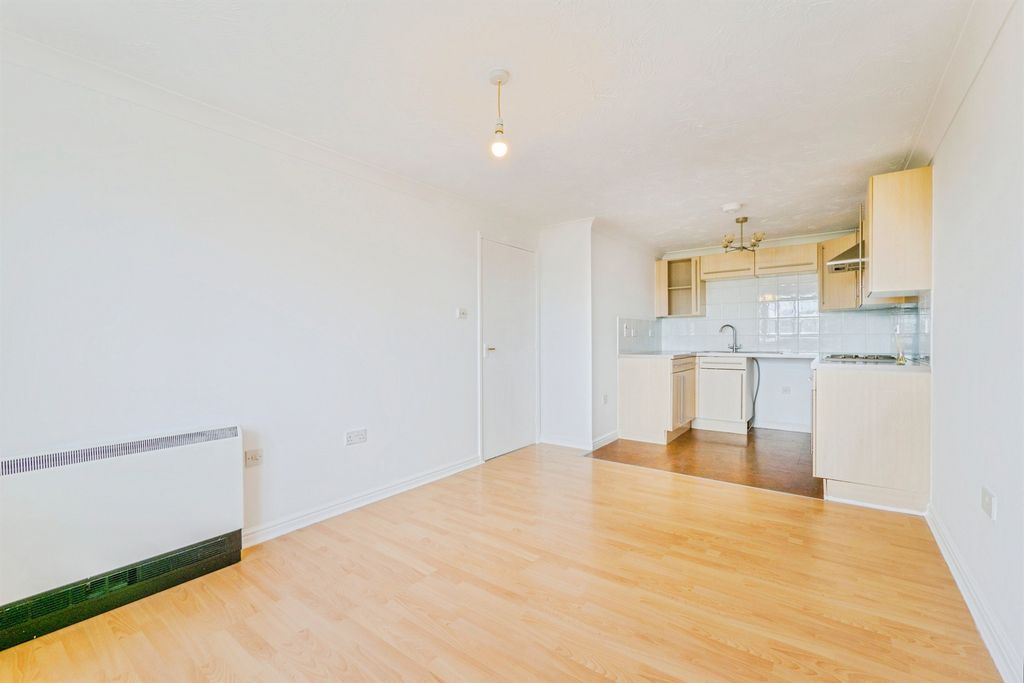 Property photo 3 of 9