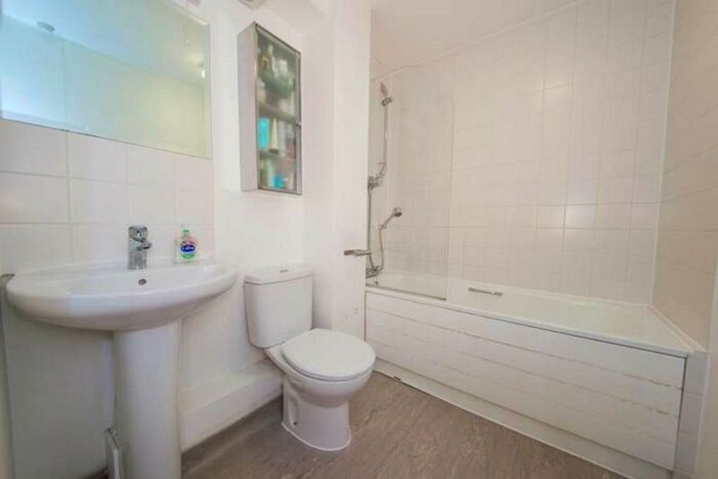 Property photo 3 of 13 Bathroom 1.Jpg