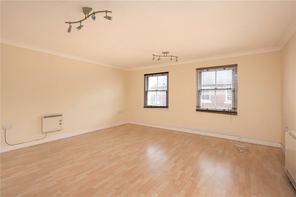 Property photo 3 of 12 Picture No. 01