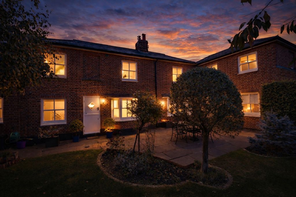 Property photo 1 of 21