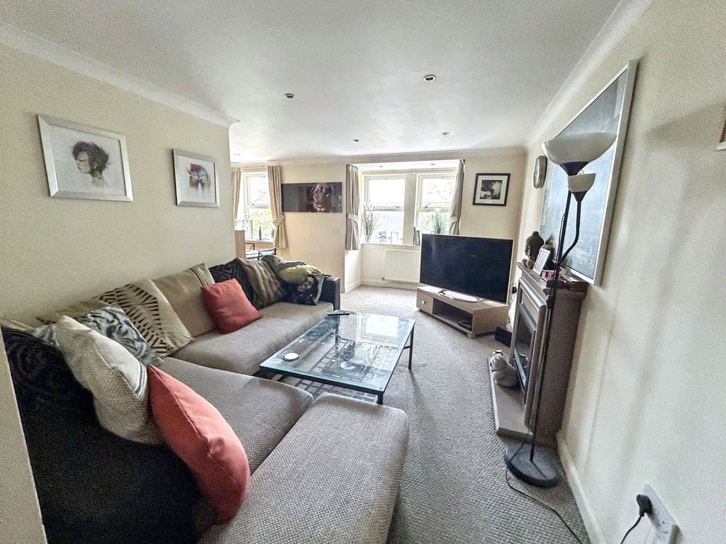 Property photo 2 of 9