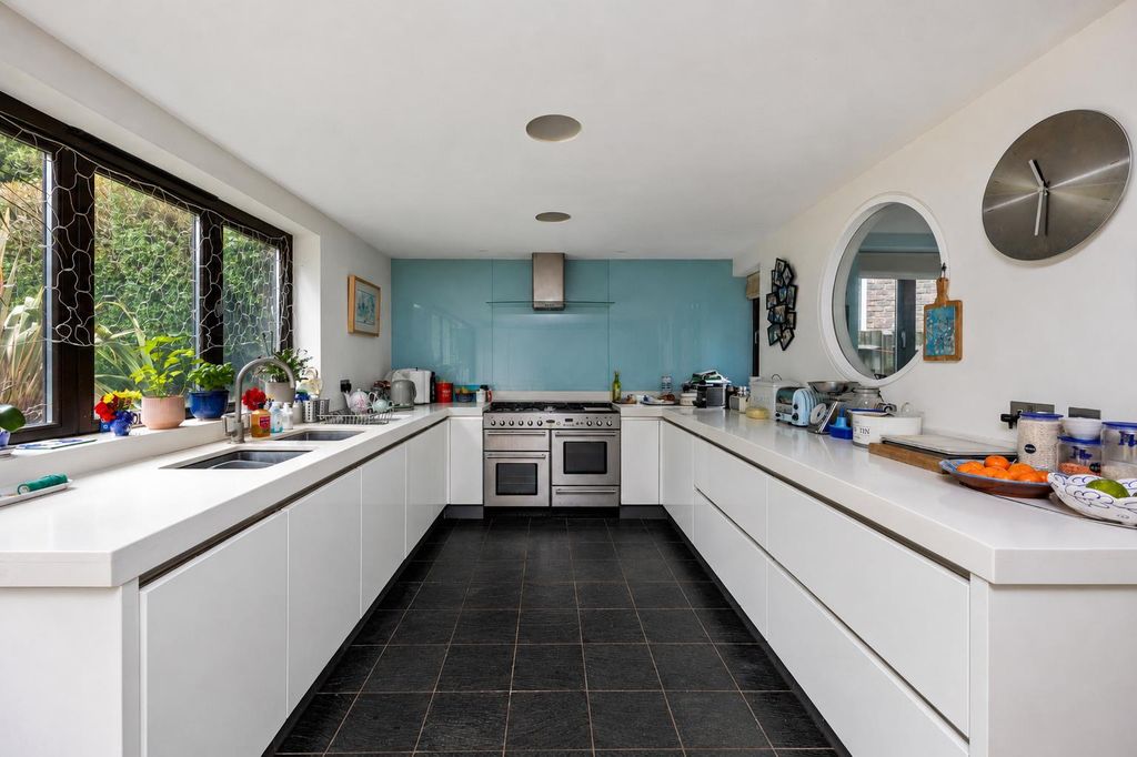 Property photo 3 of 32 Woodlands 016.Png