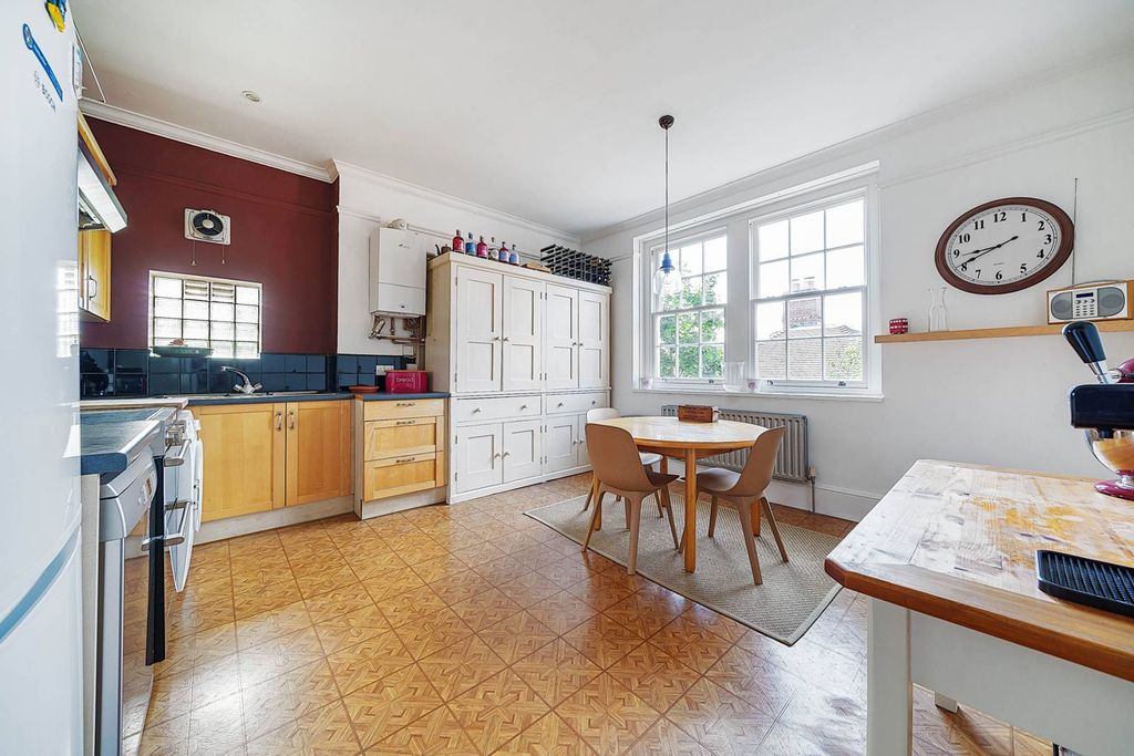 Property photo 2 of 16