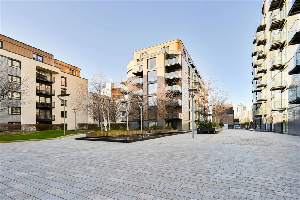 Property photo 3 of 6 External