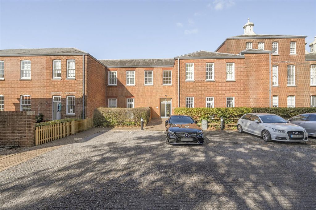 Property photo 1 of 24 1363568-16-68E3c88c25789.Jpg