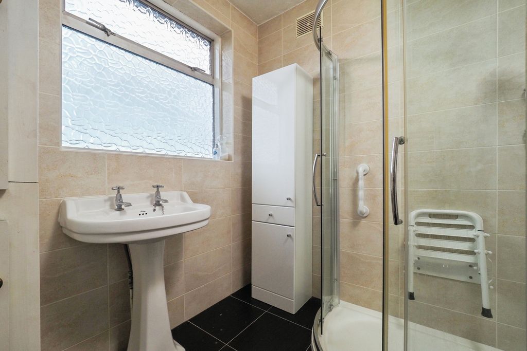 Property photo 3 of 15 Shower Room