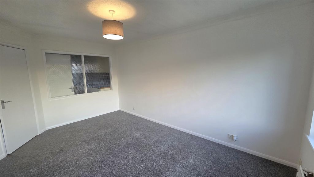 Property photo 3 of 9 Living Room