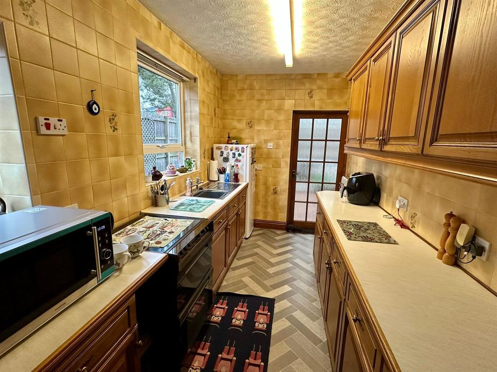 Property photo 3 of 15