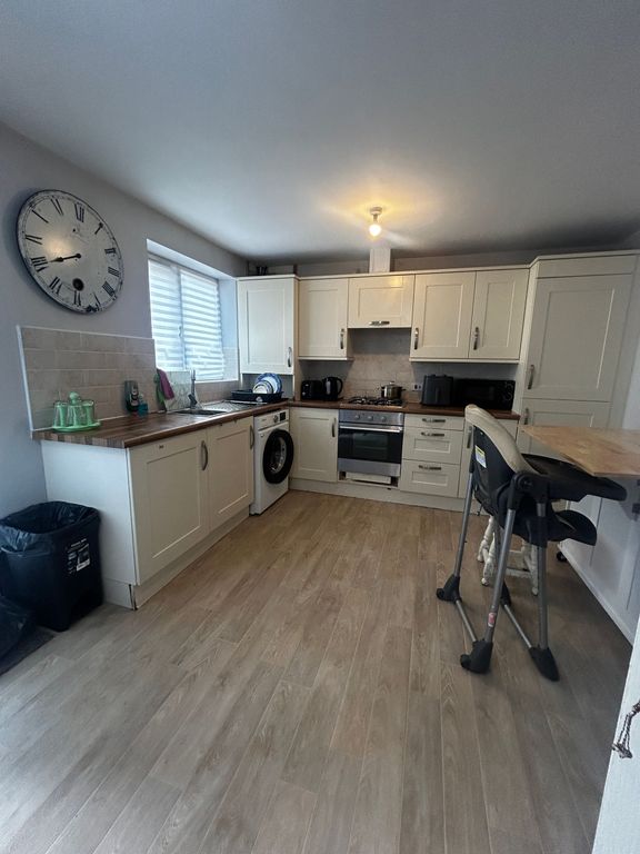 Property photo 2 of 23