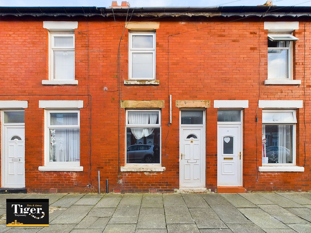Property photo 1 of 12 Cam03440G0-Pr0222-Still012