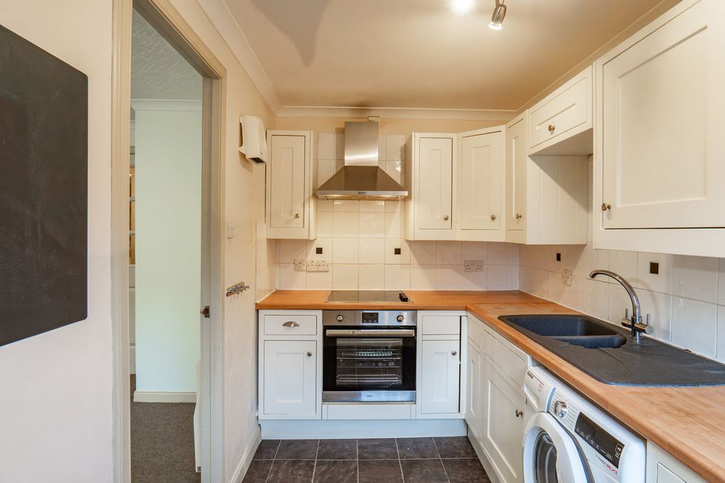 Property photo 2 of 20