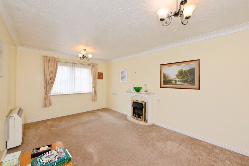 Property photo 2 of 13