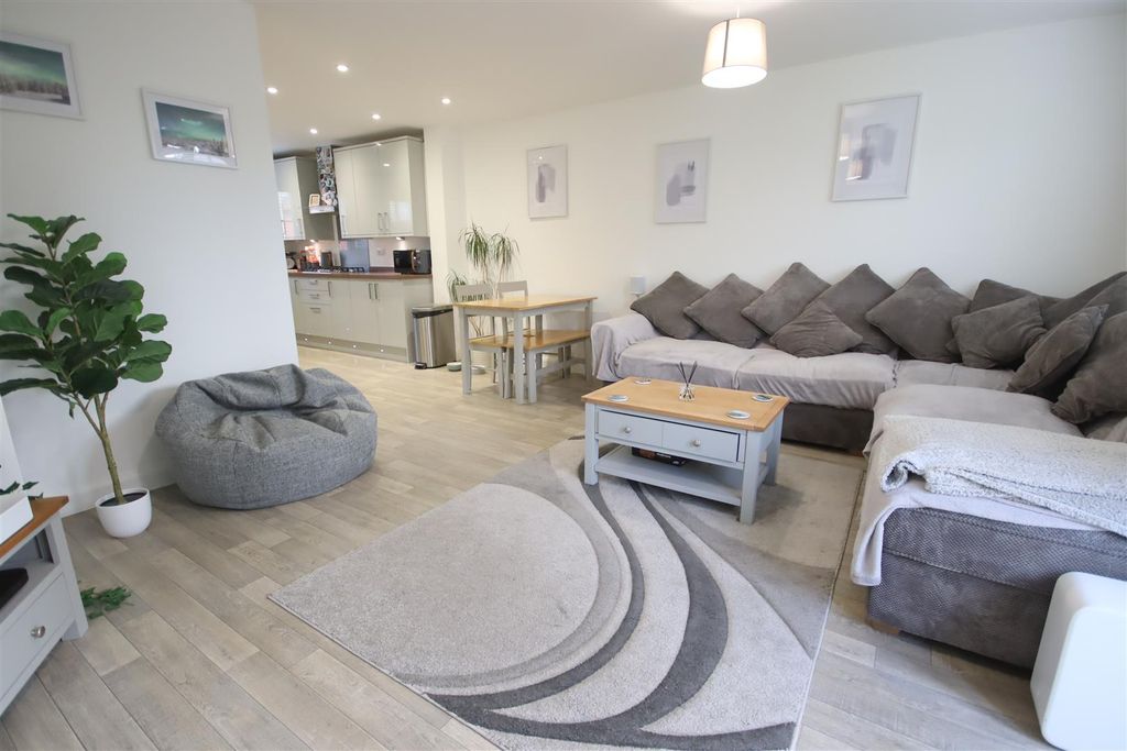 Property photo 3 of 14 Img_0168.Jpg