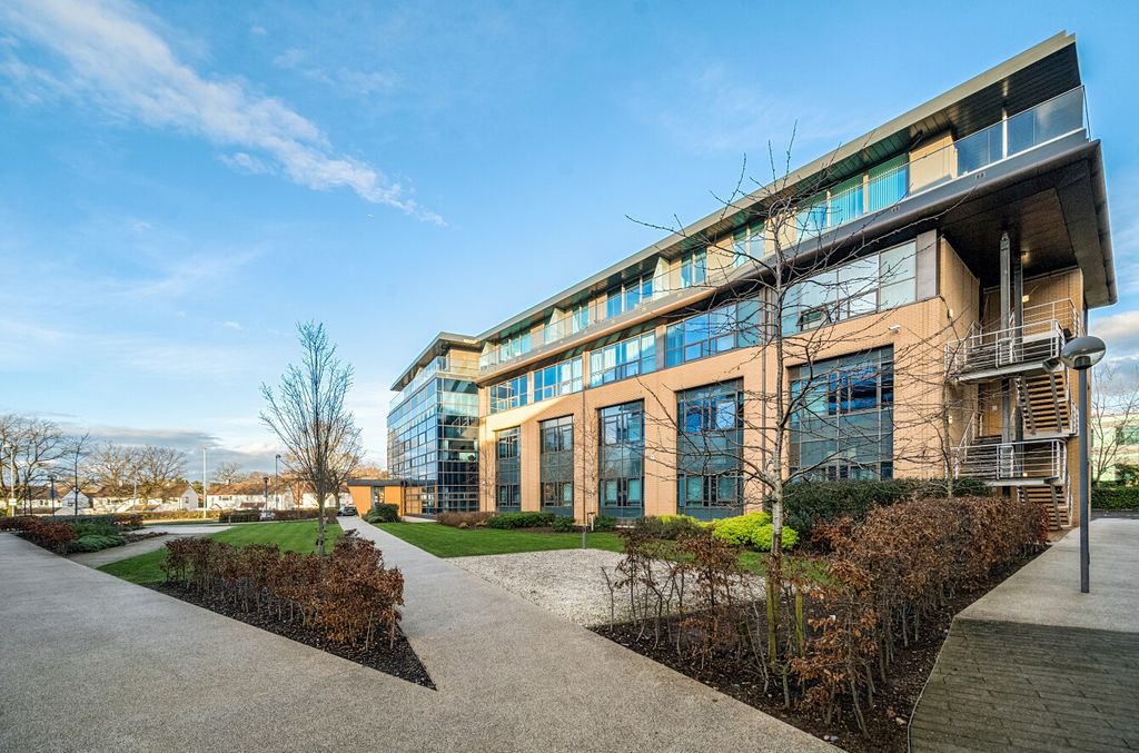 Property photo 1 of 9 1406078-19-697A33...