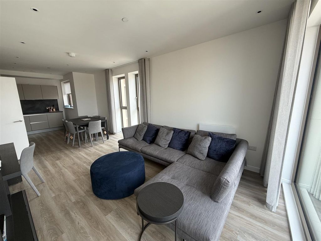 Property photo 1 of 16 Tempimages2Vrht.Jpg