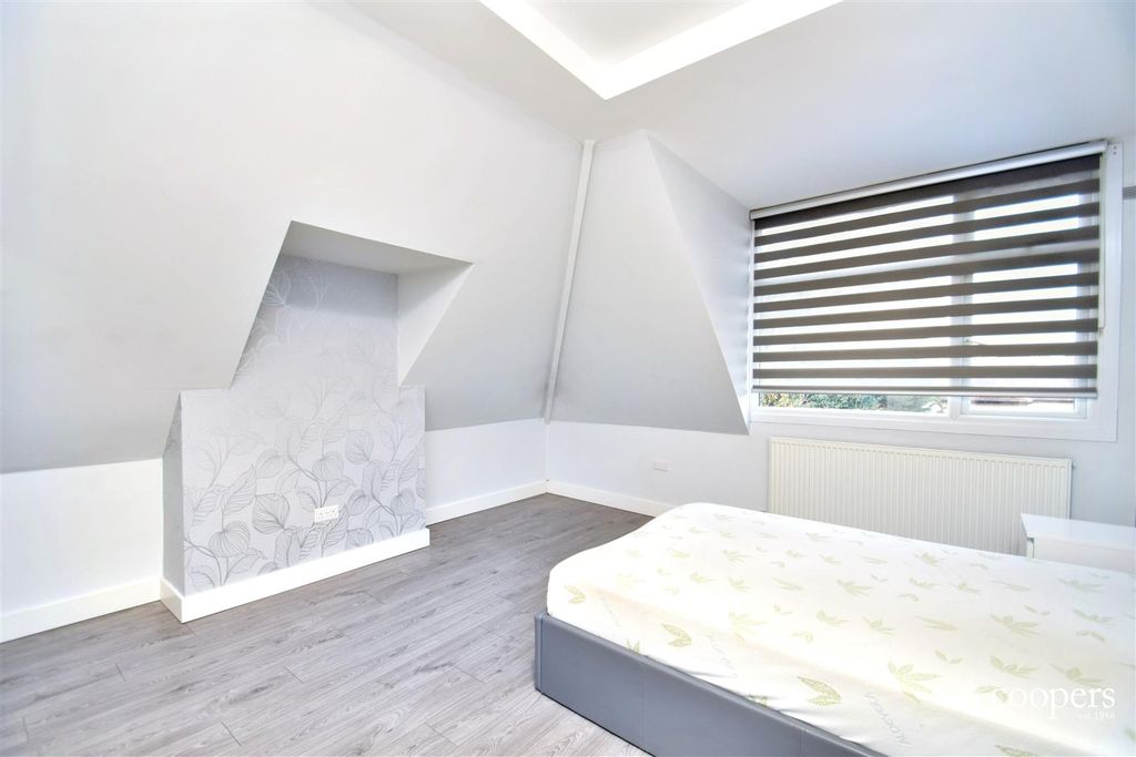 Property photo 2 of 7 Bedroom