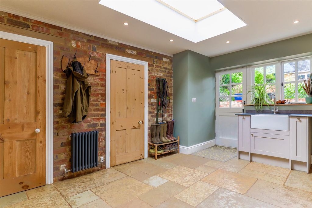 Property photo 3 of 52