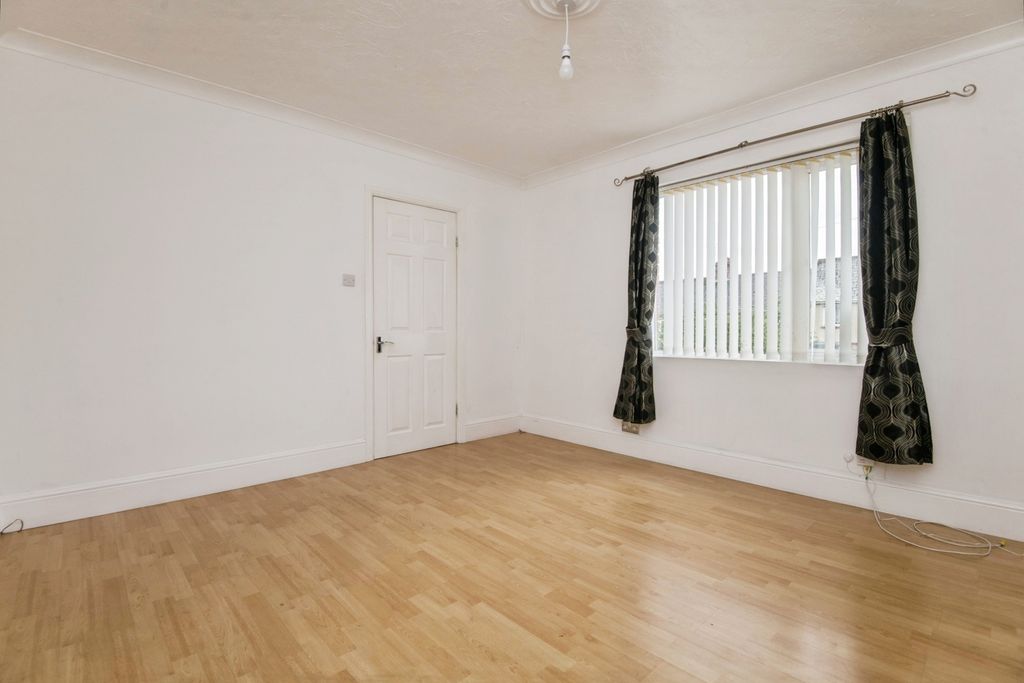 Property photo 3 of 15 Photo