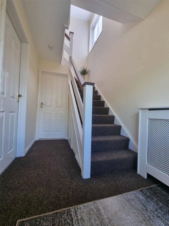 Property photo 2 of 20 Picture No. 24