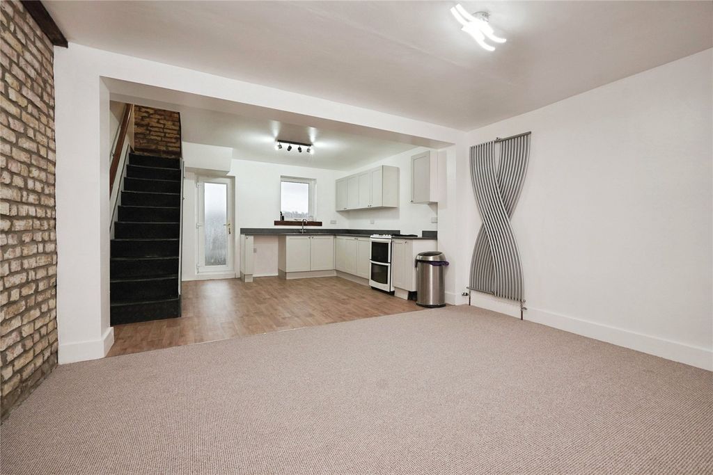 Property photo 2 of 24 Picture No. 32