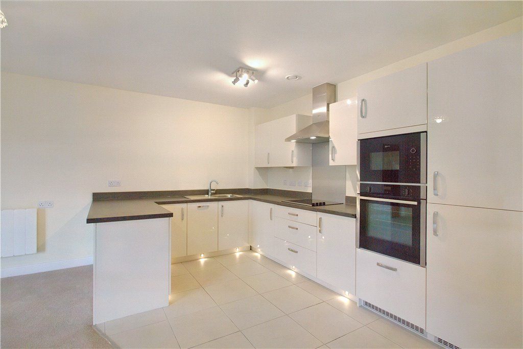 Property photo 2 of 11 Kitchen