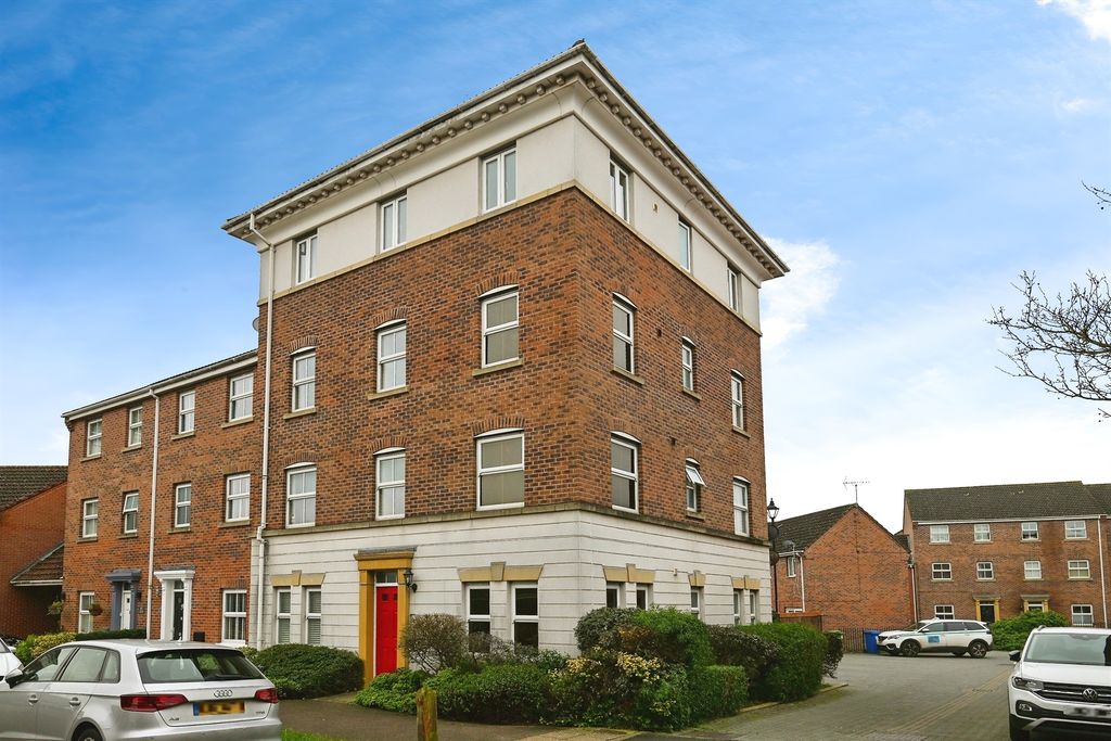 Property photo 1 of 11