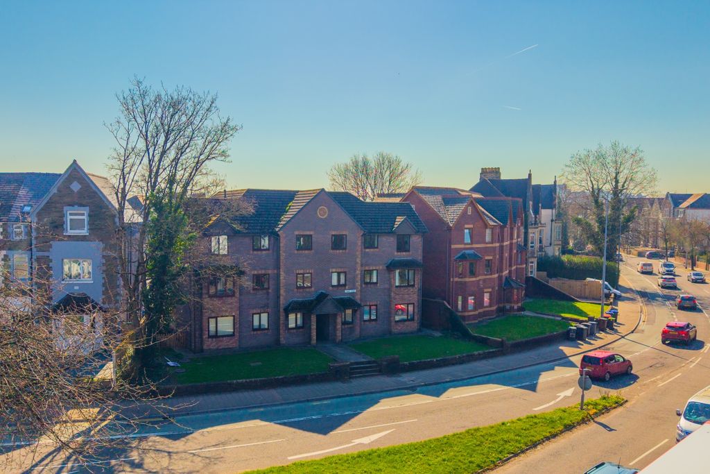 Property photo 1 of 20 Award-Winning Media Team On Every Listing_1