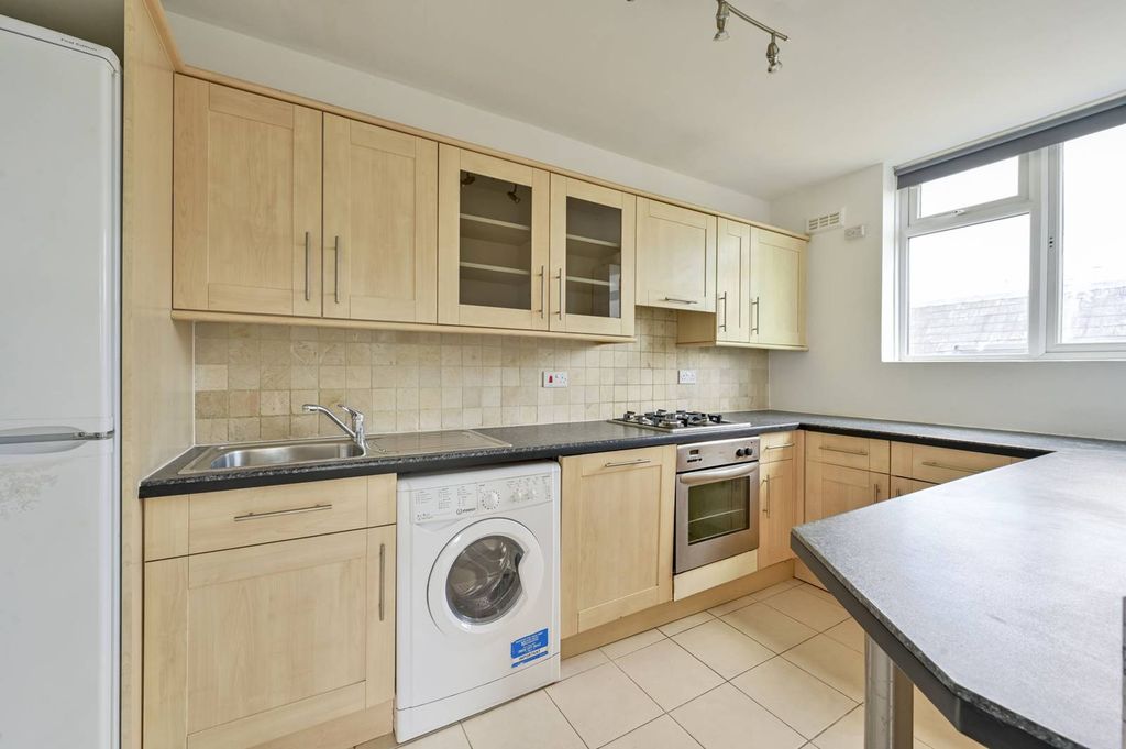 Property photo 3 of 11