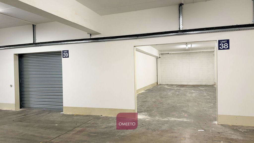 Property photo 1 of 4 Unit To Let