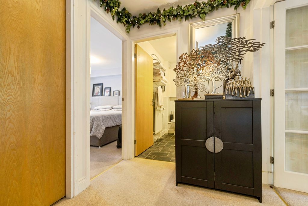 Property photo 2 of 17 Pbox-Img.Jpg