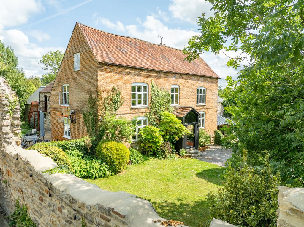 Property photo 1 of 58