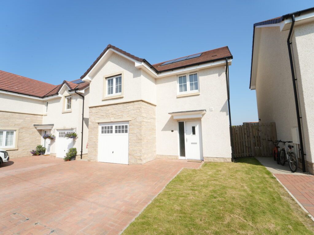 Property photo 1 of 32