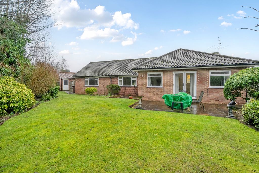 Property photo 1 of 21 1408596-20-6984d3...