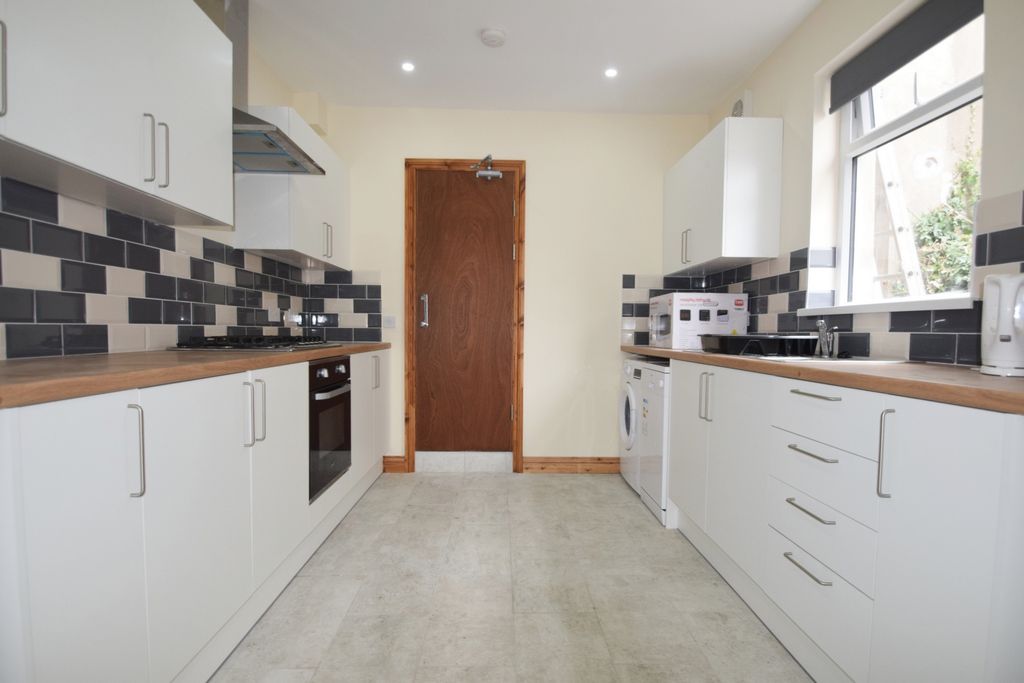 Property photo 2 of 14 Photo 12