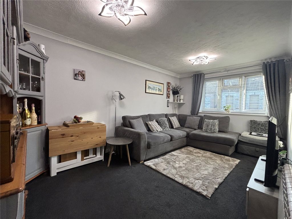 Property photo 2 of 12 Picture No. 13
