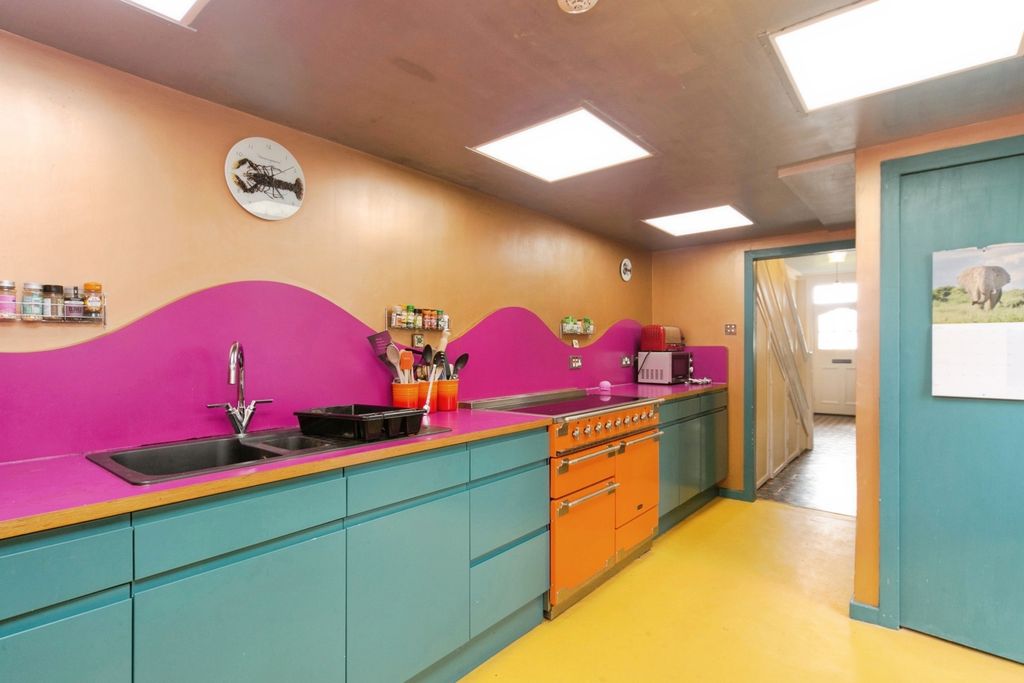 Property photo 2 of 20 Pbox-Img.Jpg