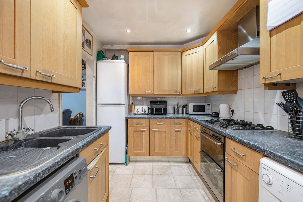 Property photo 1 of 9