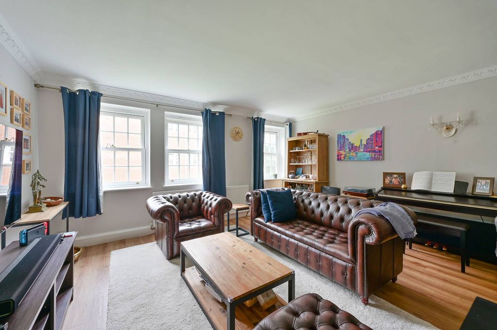 Property photo 1 of 9