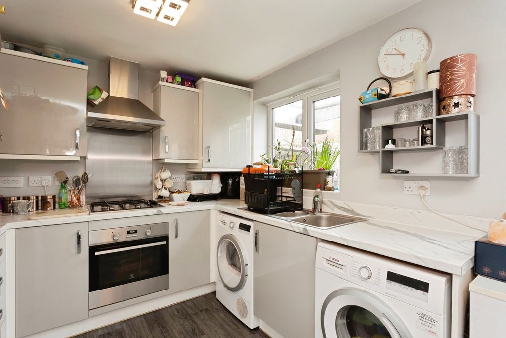 Property photo 3 of 17 Pbox-Img.Jpg