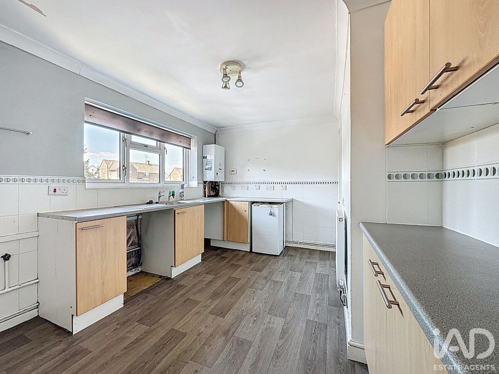 Property photo 2 of 8