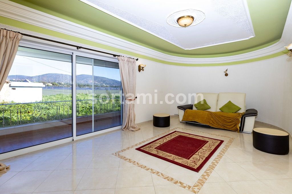 Property photo 2 of 33