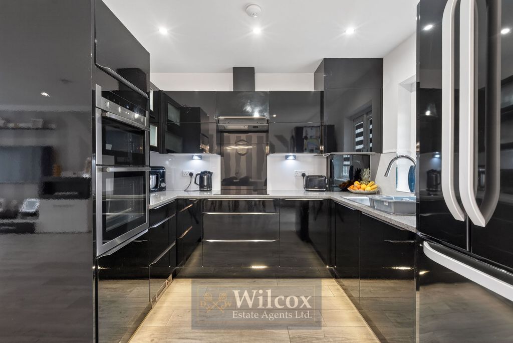 Property photo 3 of 30