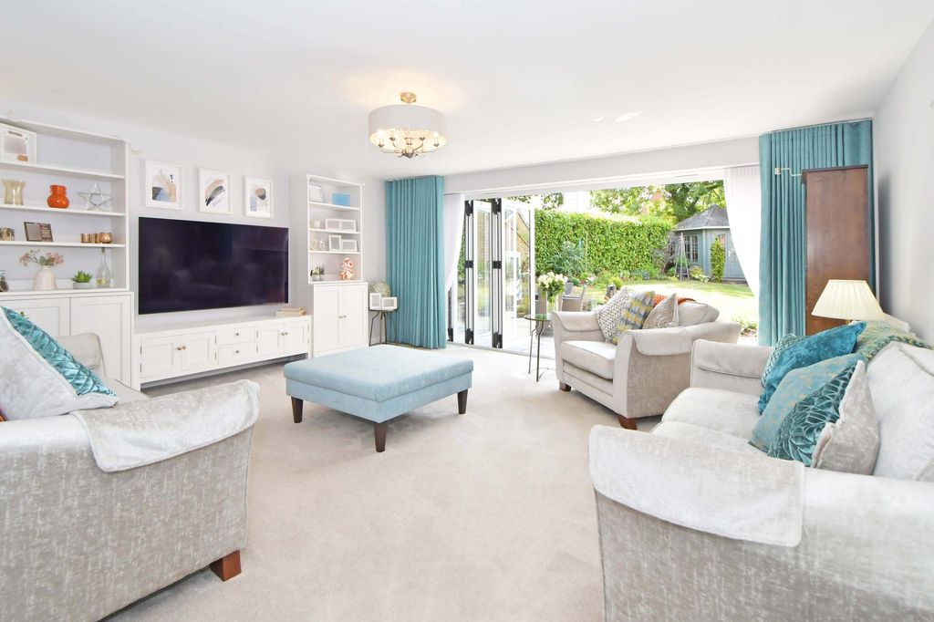 Property photo 3 of 49 Sitting Room