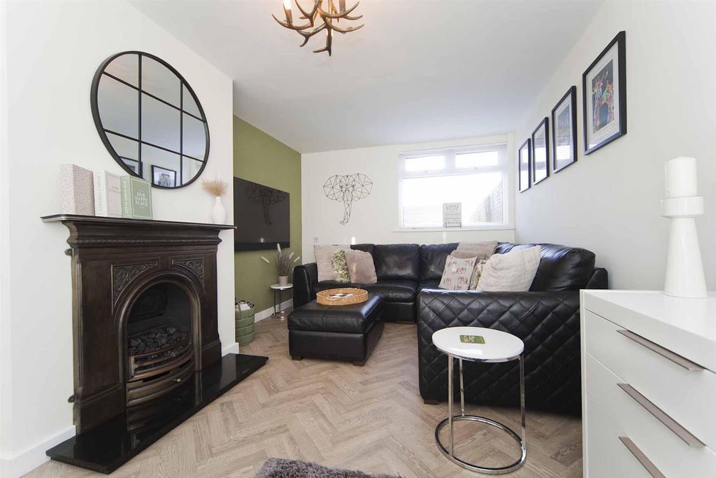 Property photo 3 of 24