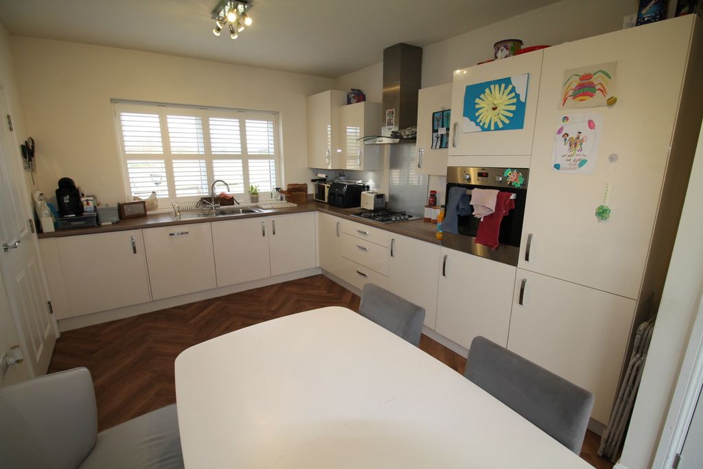 Property photo 3 of 20 Img_9885