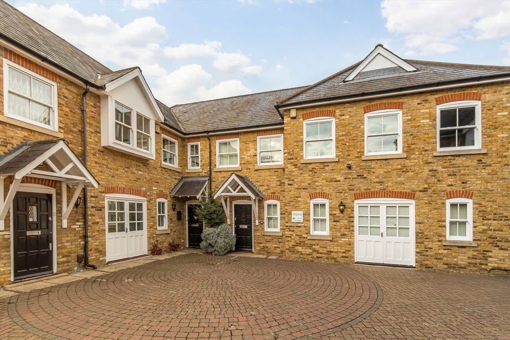 Property photo 1 of 3