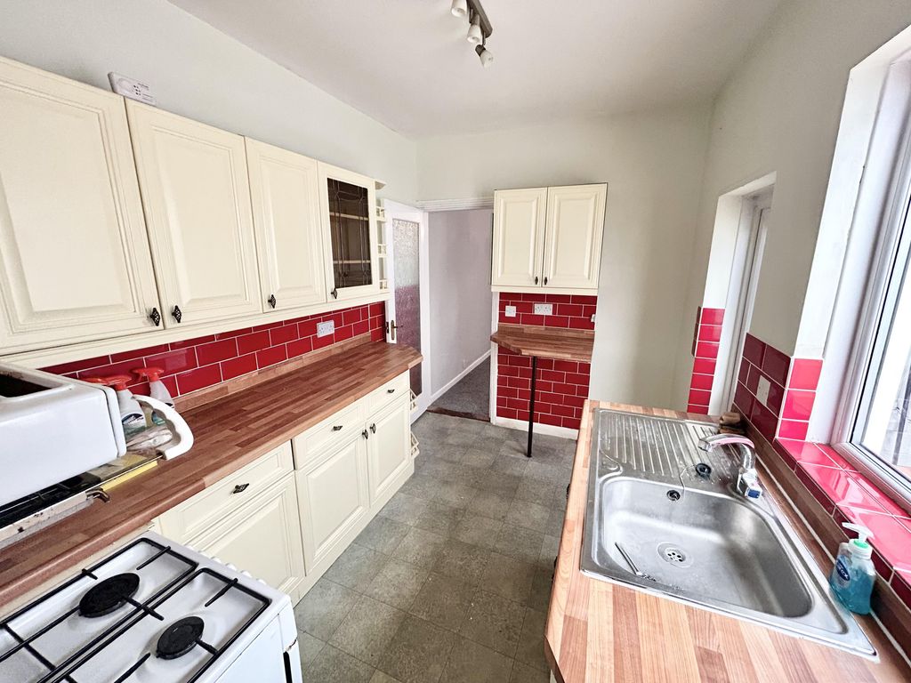 Property photo 2 of 13 Kitchen